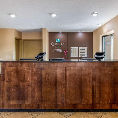 Quality Inn Columbus-East Buitenkant foto