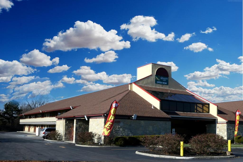 Quality Inn Columbus-East Buitenkant foto