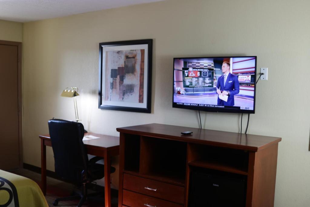 Quality Inn Columbus-East Buitenkant foto