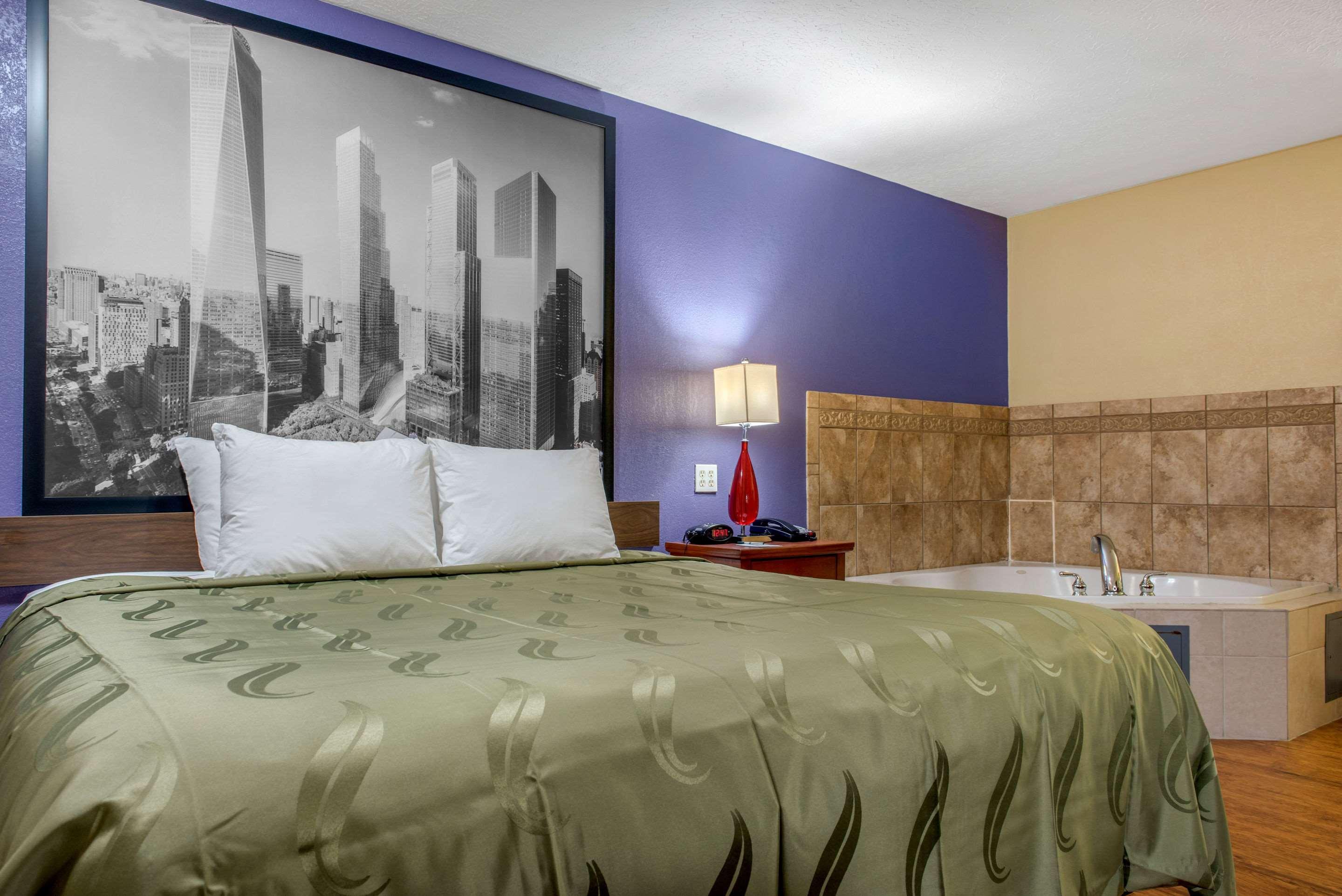 Quality Inn Columbus-East Buitenkant foto