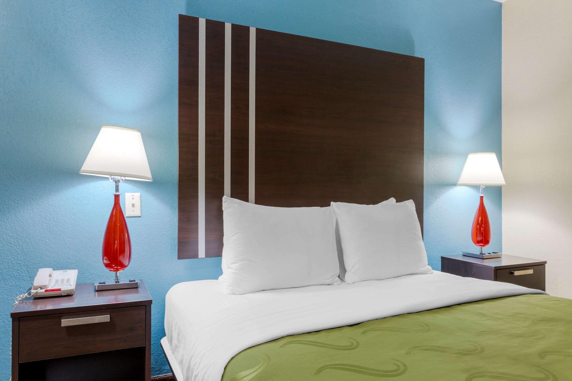 Quality Inn Columbus-East Buitenkant foto