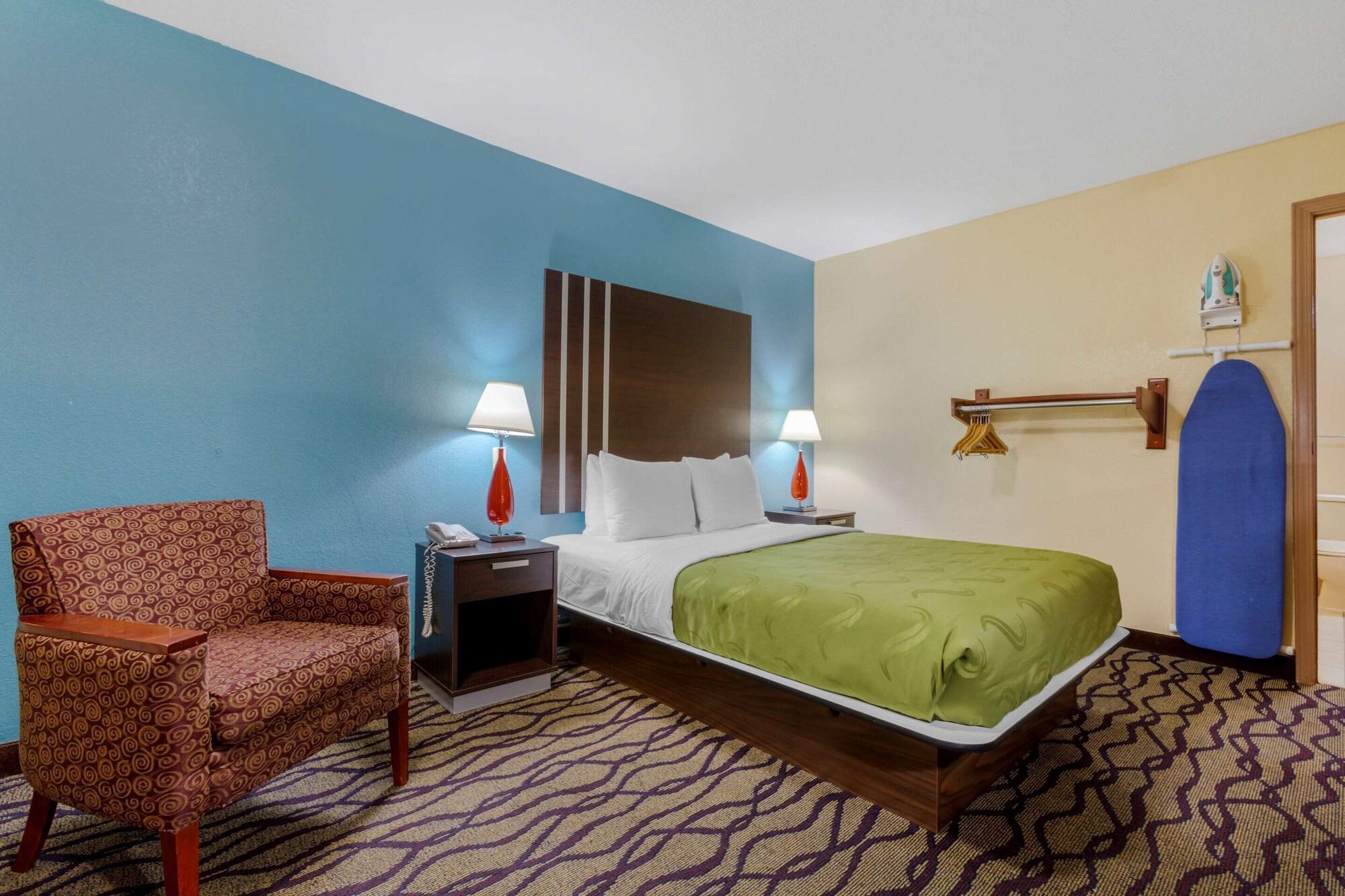 Quality Inn Columbus-East Buitenkant foto
