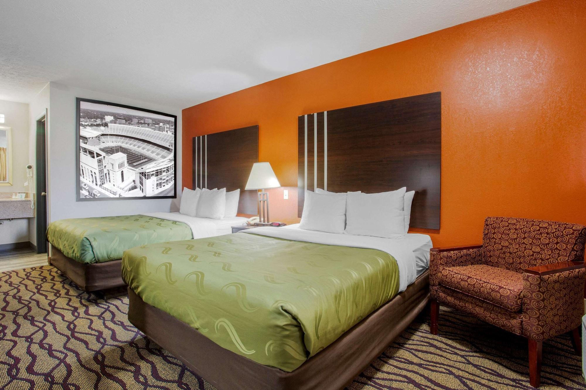 Quality Inn Columbus-East Buitenkant foto