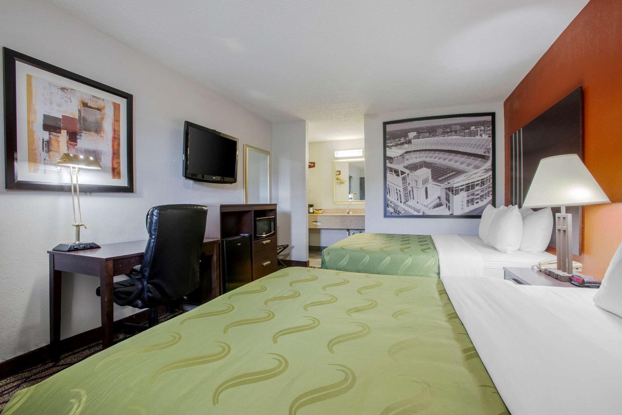 Quality Inn Columbus-East Buitenkant foto
