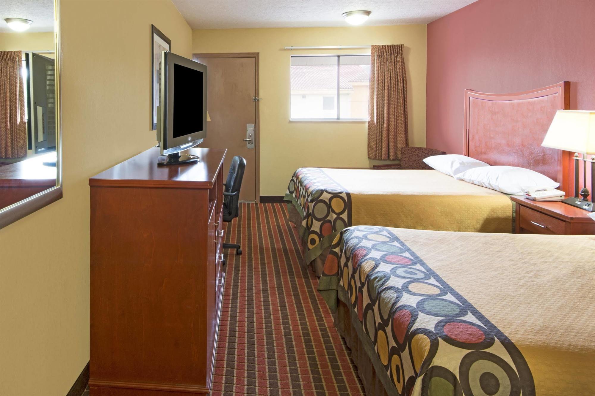 Quality Inn Columbus-East Buitenkant foto